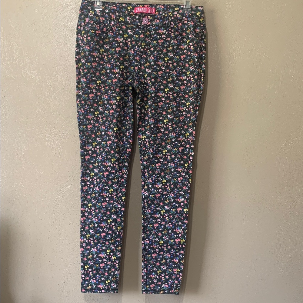 Zanadi size 14 Black
Skinny Jeans with Multicolor Floral Print